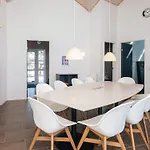 Σπίτι διακοπών 14 Person In *