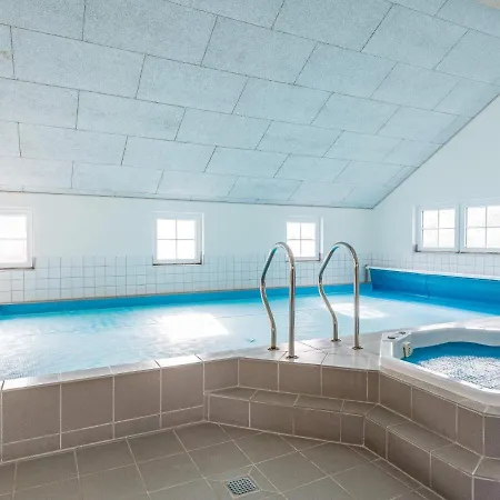 14 Person In * Blåvand