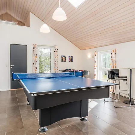 14 Person In * Blåvand